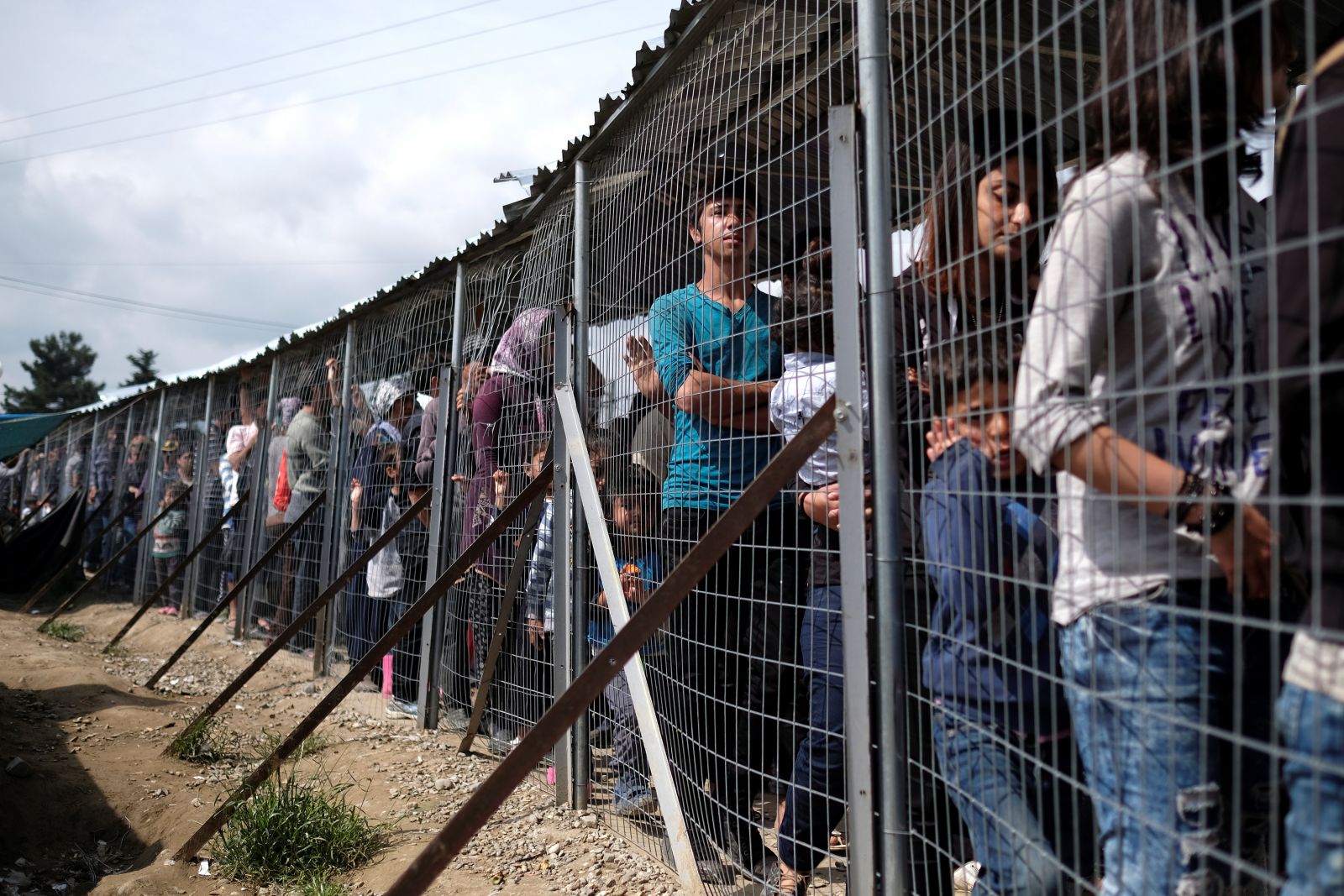 معاناة اللاجئين رهن التجاذب التركي-الأوروبي (رويترز)