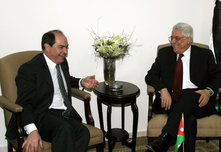 المقلي والرئيس الفلسطيني محمود عباس (أرشيف)