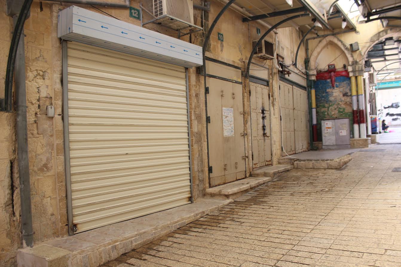 سوق الناصرة الأثري يعاني الأمرين
