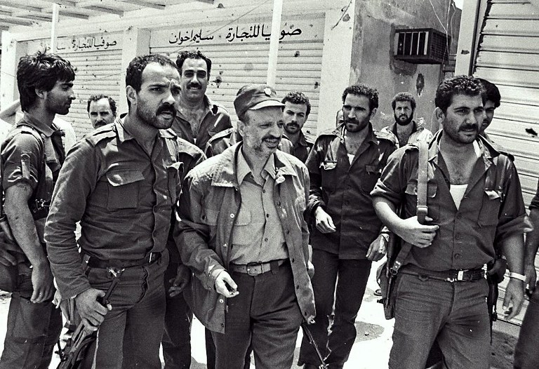 الذكرى الـ12 لاستشهاد الزعيم القائد ياسر عرفات "أبو عمار" | مجلة عرب 48 |  عرب 48