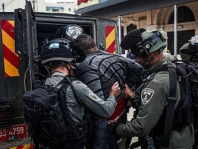 القدس: الاحتلال يبعد أسيرا محررا 