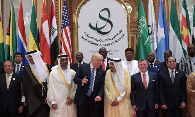 زيارة ترامب للسعودية الرجل الأبيض في ضيافة الزعماء العرب ترجمان عرب 48