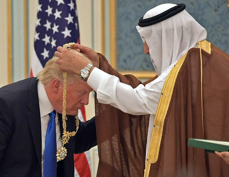 زيارة ترامب للسعودية الرجل الأبيض في ضيافة الزعماء العرب ترجمان عرب 48