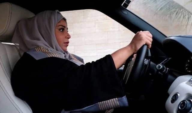 شرط يمكن المرأة السعودية من نيل رخصة قيادة فورية