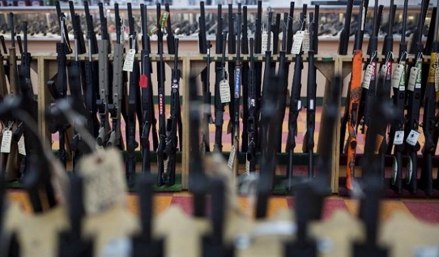 هجوم لاس فيغاس: هل تفرض الولايات المتحدة تقييدات على حمل السلاح؟