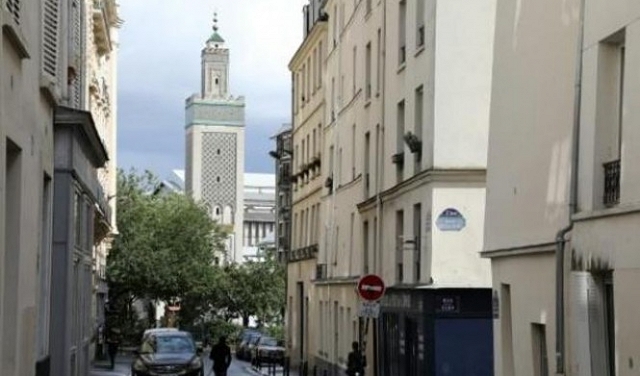 فرنسا تغلق مسجدا في باريس بذريعة 