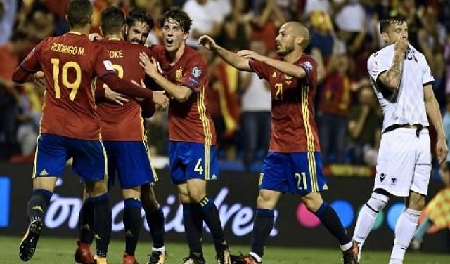 إسبانيا تفوز على ألبانيا وتبلغ نهائيات كأس العالم