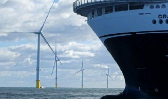 طواحين توليد الطاقة من الرياح في البحار تكفي العالم كله