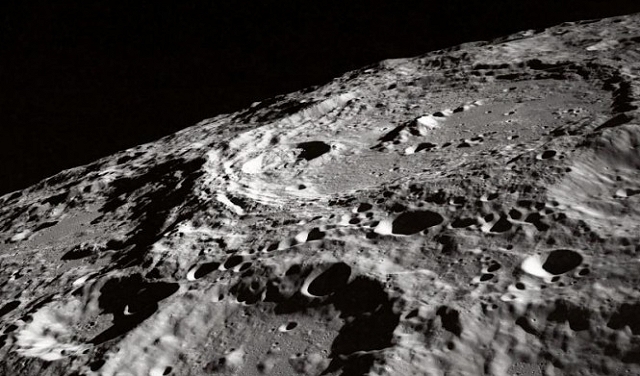 مغارة تحت سطح القمر عمرها أكثر من 3 مليارات سنة