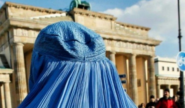كندا: برلمان كيبيك يقر قانون حظر الحجاب