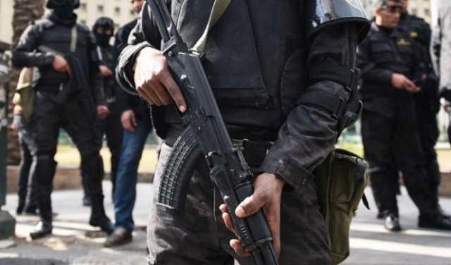 مصر: مقتل 16 عنصرا من الشرطة في تبادل إطلاق نار 
