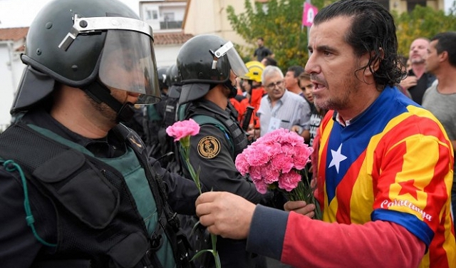 كاتالونيا: ساعات حاسمة قبيل فرض مدريد السبت الحكم المباشر
