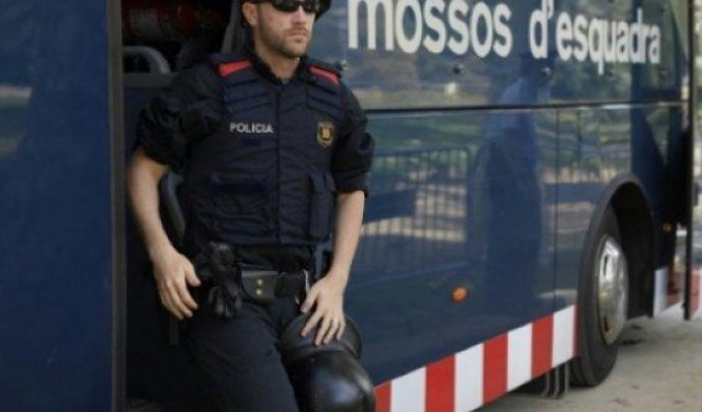مدريد تستعد لفرض سيطرتها على مؤسسات كاتالونيا