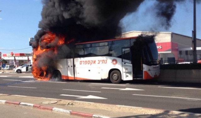 حيفا: احتراق حافلة ركاب يتسبب بخوف وقلق