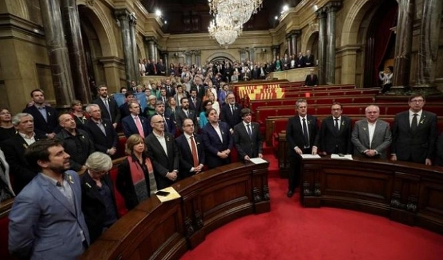 واشنطن والاتحاد الأوروبي يرفضان إعلان كاتالونيا الاستقلال