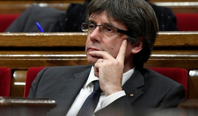 الحكومة الإسبانية تقيل رئيس كاتالونيا من منصبه