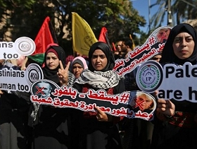 آلاف الفلسطينيين يتظاهرون في الذكرى المئوية لوعد بلفور