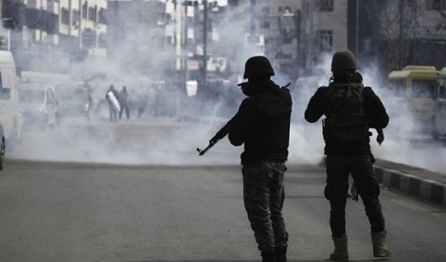 الاشتباكات بين الأمن والمسلحين تعود لشوارع نابلس