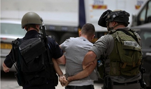 الاحتلال يعتقل فلسطينيا بزعم حيازته سكينا قرب مستوطنة  