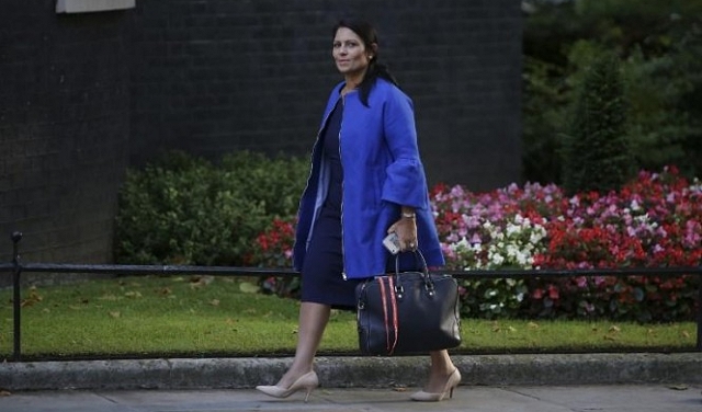 استقالة وزيرة بريطانية لاجتماعها بمسؤولين إسرائيليين بصورة 