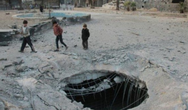 سورية: قصف مستودع مساعدات غذائية في دوما المحاصرة