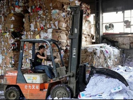 مهرجان يوم العُزَاب.. يغرق الصين  بأكوامٍ من النفايات