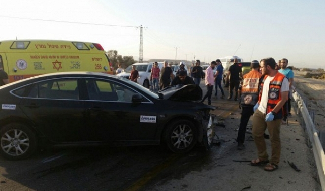 البحر الميت: مصرع شاب وإصابة 3 آخرين بحادث طرق 