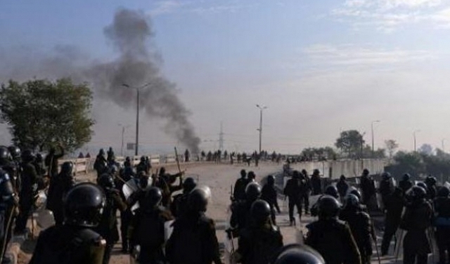 هدوء يشوبه توتر بين المتظاهرين وقوات الأمن بإسلام أباد