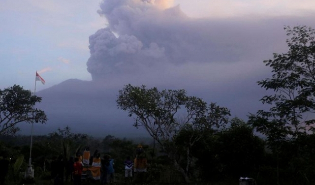 إندونيسيا: بركان بالي يرفع حالة الطوارئ إلى أعلى مستوى