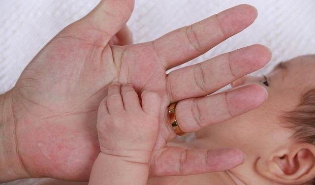 باحثون :الإجهاد أثناء الحمل يؤثر على نمو الطفل