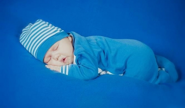 موت الرضع المفاجئ: بين الجهل والإهمال