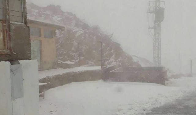 فيديو: الثلوج تتساقط في جبل الشيخ