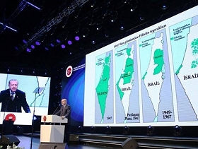 إردوغان يعرض خريطة فلسطين شارحًا كيف تطور احتلالها
