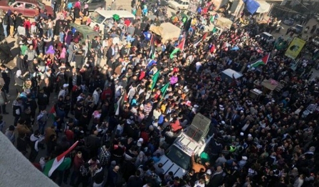 غزة تشيع شهداء قصف الاحتلال وسط تواصل المواجهات 