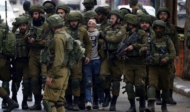 كم جنديًا يحتاج الاحتلال للتنكيل بطفل فلسطيني؟