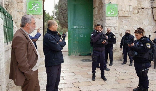 الشرطة تمنع الشيخ كمال الخطيب من دخول الأقصى