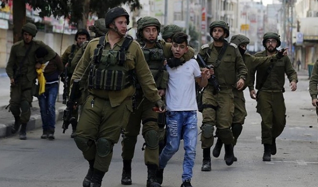 طفل فلسطيني يعاني وضعا صحيا خطيرا إثر إصابته برصاص الاحتلال
