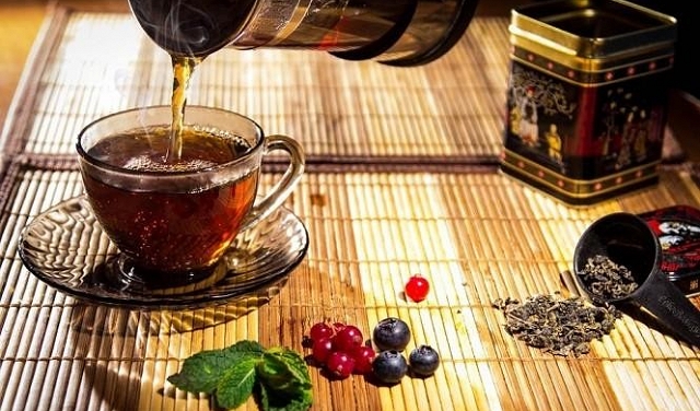 الشاي الغني بالكفايين: حماية للعيون من أمراض كثيرة