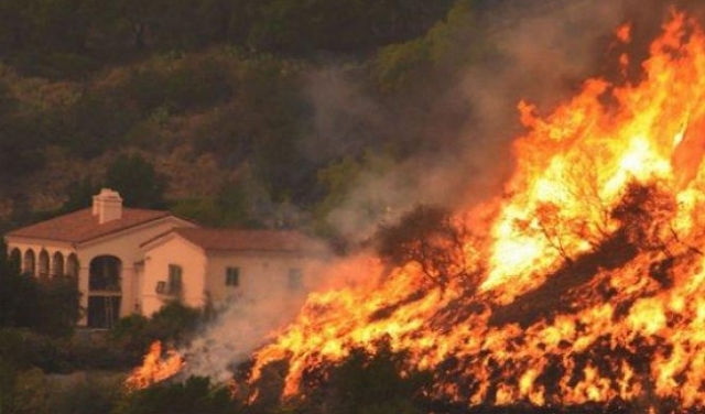 كاليفورنيا: حالة استنفار قصوى تحسبا لتأجج الحريق 