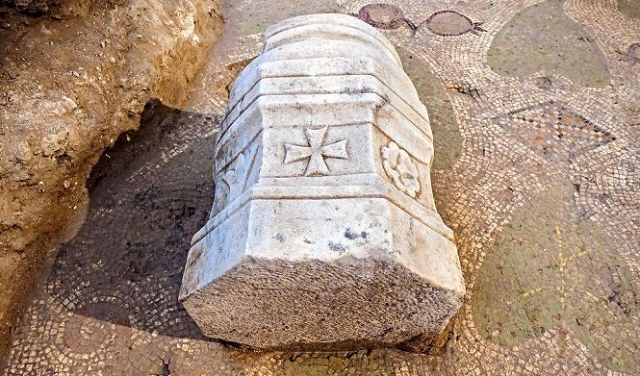 آثار دير وكنيسة من العهد البيزنطي في 