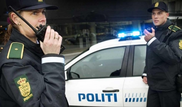 كوبنهاغن: دخل سيارة الشرطة بدلاً من التاكسي وبحوزته ألف سيجارة حشيش