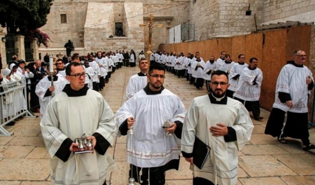 الفلسطينيون المسيحيون يلغون احتفالات الميلاد نصرة للقدس