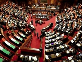 إيطاليا: الرئيس بحل البرلمان تمهيدًا للانتخابات