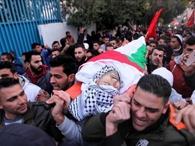 غزة: جماهير غفيرة تشيع شهيد جمعة الغضب الرابعة