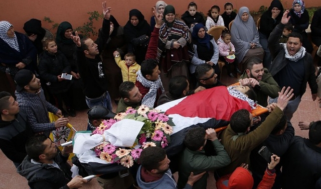  إصابة خطيرة برصاص الاحتلال خلال جنازة الشهيد التميمي