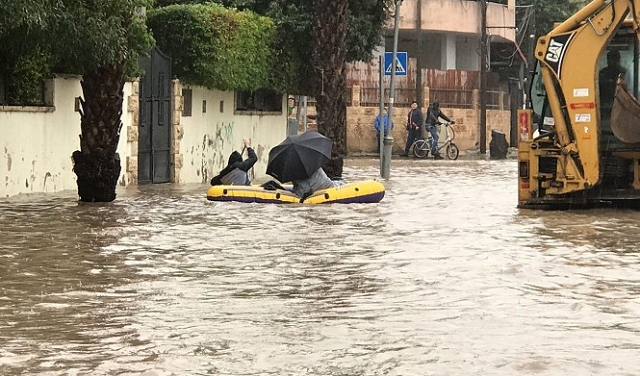 قلنسوة: مياه الأمطار الغزيرة تغمر الشوارع