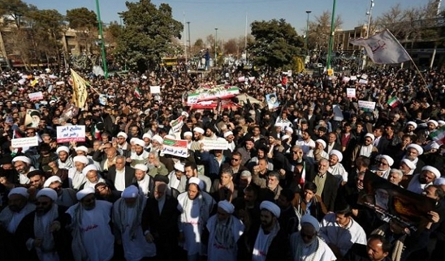 احتجاجات إيران: سؤال الشرعية وخيارات النظام