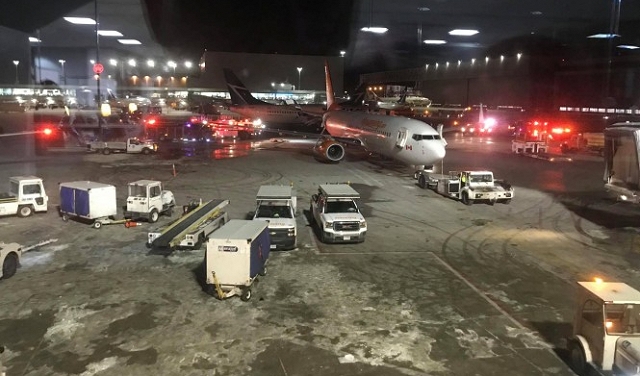 كندا: تصادم طائرتين في مطار بتورونتو كاد يتسبب بكارثة