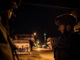  الاحتلال يعتقل 22 فلسطينيا ويواصل حصار نابلس