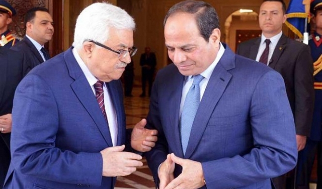  الإذاعة الإسرائيلية: عباس أبلغ السيسي بقبوله عودة الوساطة الأميركية